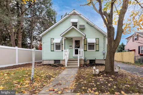 212 W Central Ave, Blackwood, NJ 08012
