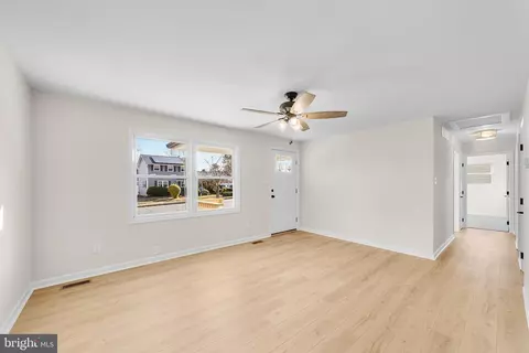Living - 438 Scott Ave, Lindenwold, NJ 08021 photo 1 of 6