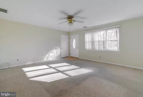 Living - 5 Pine Ave, Hammonton, NJ 08037 photo 3 of 3