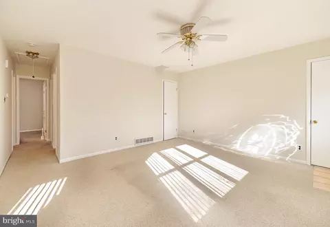 Entry Way - 5 Pine Ave, Hammonton, NJ 08037 photo 1 of 1
