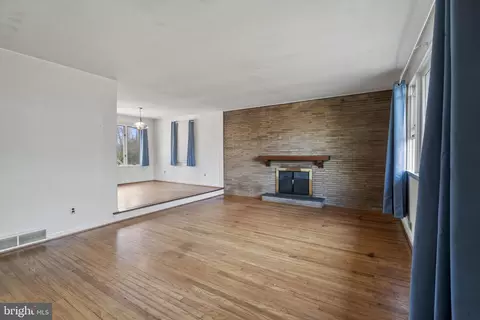 Living - 36 Pinehurst Dr, Atco, NJ 08004 photo 2 of 4
