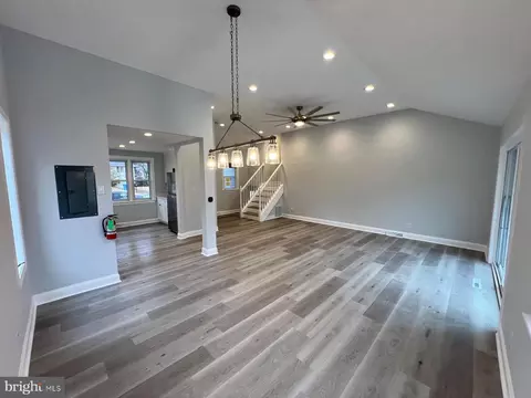 39 Kenwood Dr, Cherry Hill, NJ 08034