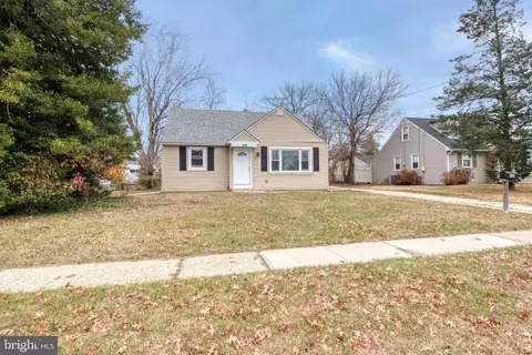 225 Russell Ave, Barrington, NJ 08007
