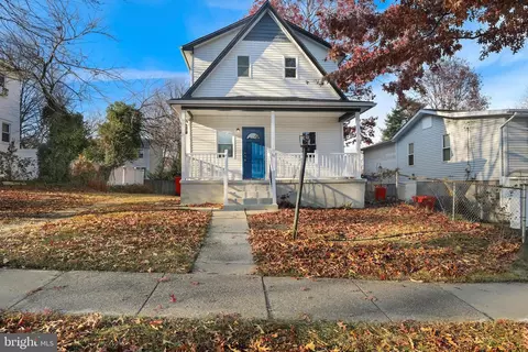 16 E Crestwood Ave, Somerdale, NJ 08083