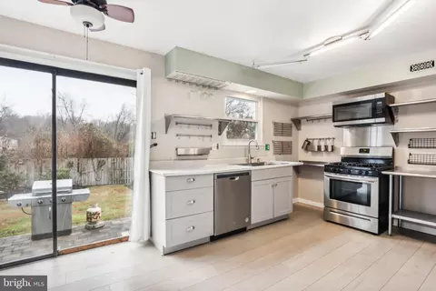42 Blue Jay Dr, Clementon, NJ 08021 photo 4