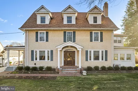 311 Chews Landing Rd, Haddonfield, NJ 08033