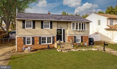 4 Timber Dr, Barrington, NJ 08007