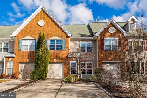 191 La Costa Dr, Blackwood, NJ 08012