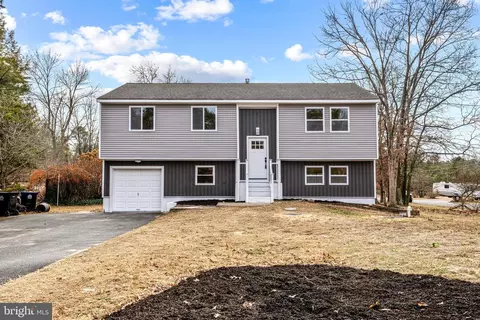 813 Lexington Dr, Atco, NJ 08004