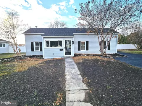132 Patterson Ave, Bellmawr, NJ 08031