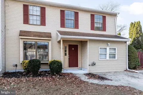60 Cherry Cir, Blackwood, NJ 08012