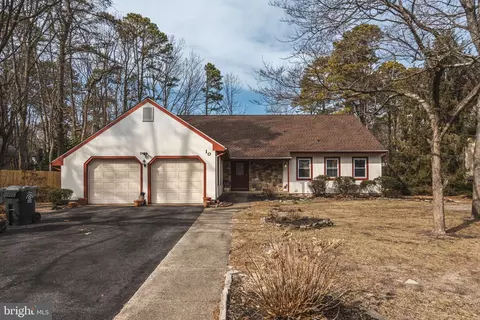 10 Hazelhurst Dr, Voorhees, NJ 08043