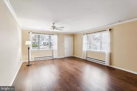 Living - 8 Pine Ave, Hammonton, NJ 08037 photo 2 of 5