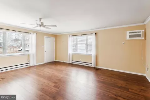 Living - 8 Pine Ave, Hammonton, NJ 08037 photo 3 of 5
