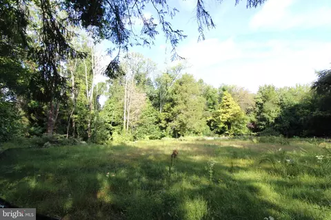 304 Munn Ln, Cherry Hill, NJ 08034