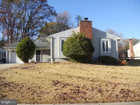 28 Roosevelt Dr, Laurel Springs, NJ 08021