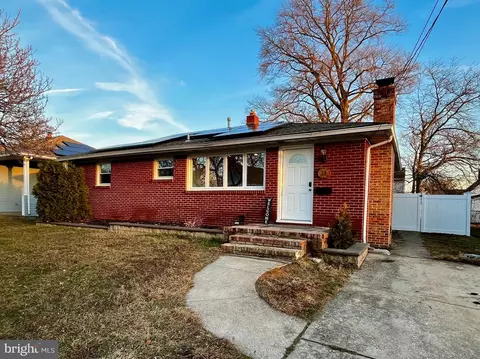 14 Cooper Ave, Stratford, NJ 08084