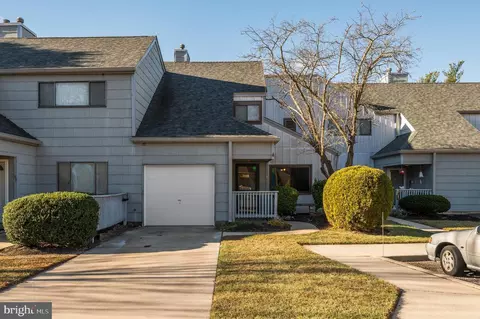 52 Dover Dr, Lindenwold, NJ 08021