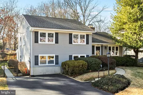 1114 Concord Dr, Haddonfield, NJ 08033