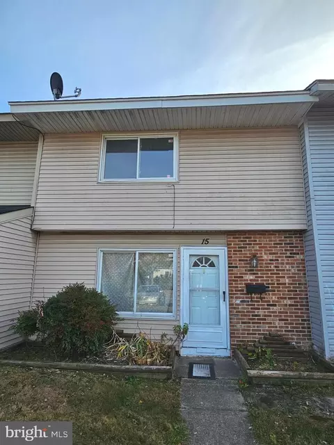 15 Memphis Ct, Sicklerville, NJ 08081