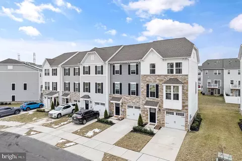 35 Ortiz Dr, Pennsauken, NJ 08110