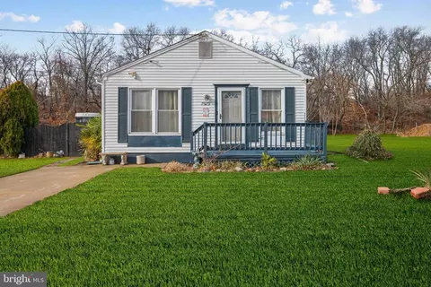 7929 Stow Rd, Pennsauken, NJ 08110
