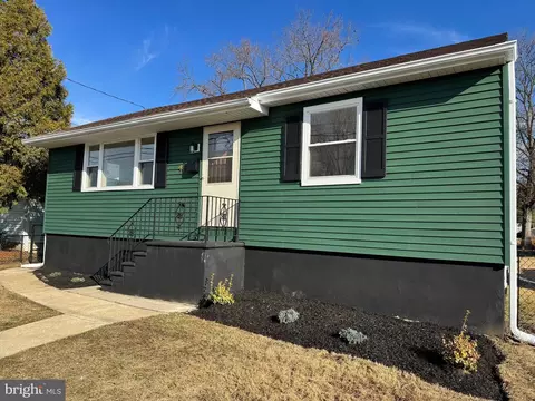 48 S Oak Ave, Mount Ephraim, NJ 08059