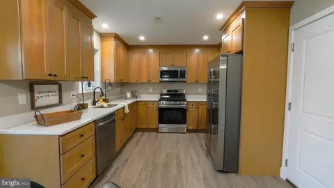 Entry Way - 83 E Atlantic Ave, Clementon, NJ 08021 photo 1 of 5