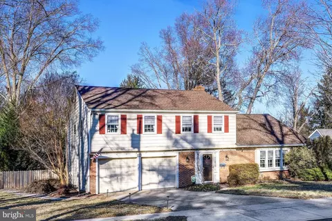 114 Old Carriage Rd, Cherry Hill, NJ 08034