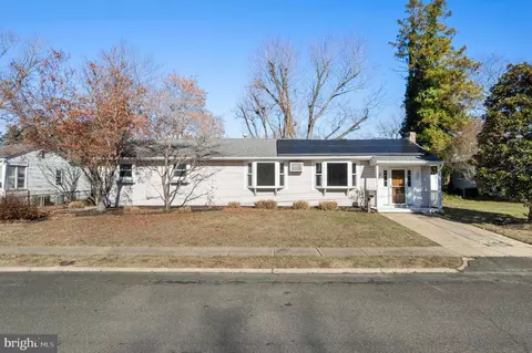 1072 Grandview Dr, Pine Hill, NJ 08021