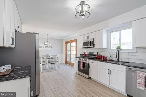 Kitchen - 4 N Fork Rd, Clementon, NJ 08021 photo 4 of 4