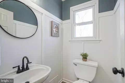 Entry Way - 4 N Fork Rd, Clementon, NJ 08021 photo 2 of 2