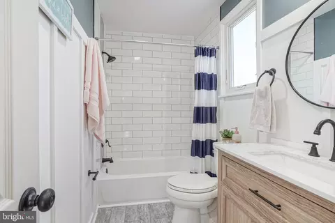 Bath - 4 N Fork Rd, Clementon, NJ 08021 photo 4 of 5