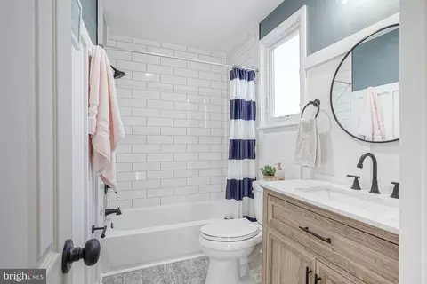Bath - 4 N Fork Rd, Clementon, NJ 08021 photo 3 of 5