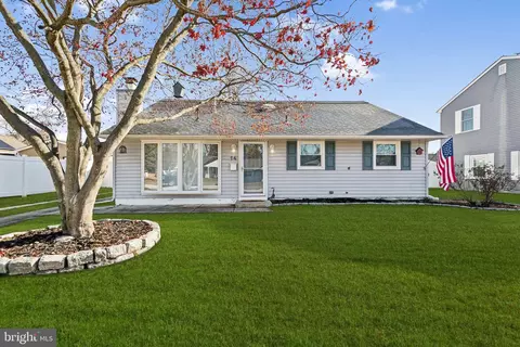 14 S Walnut Cir, West Berlin, NJ 08091