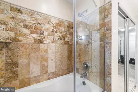 Bath - 660 Maple Ave, Haddonfield, NJ 08033 photo 2 of 5