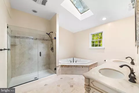 Bath - 660 Maple Ave, Haddonfield, NJ 08033 photo 4 of 5