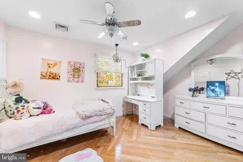 Bedroom - 660 Maple Ave, Haddonfield, NJ 08033 photo 4 of 6