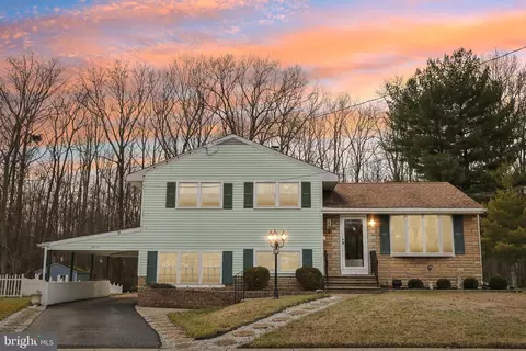 18 Farwood Rd, Gibbsboro, NJ 08026