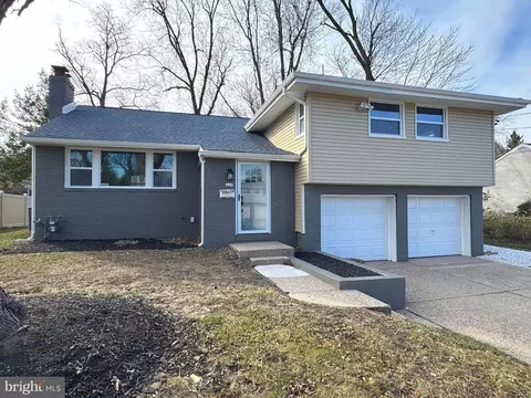 117 Hedgerow Dr, Cherry Hill, NJ 08002