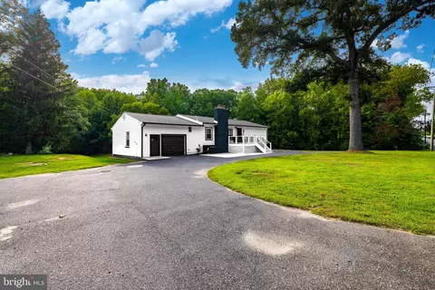 863 Little Gloucester Rd, Blackwood, NJ 08012