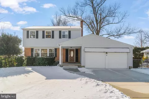6 Waverly Rd, Cherry Hill, NJ 08003