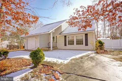 11 Primrose Dr, Sicklerville, NJ 08081