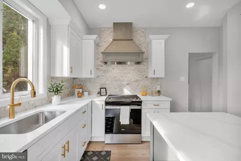 Kitchen - 517 Beech Ave, Laurel Springs, NJ 08021 photo 3 of 4
