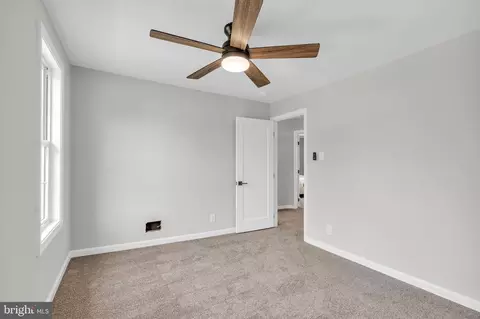 Entry Way - 517 Beech Ave, Laurel Springs, NJ 08021 photo 5 of 12