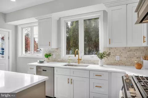 Kitchen - 517 Beech Ave, Laurel Springs, NJ 08021 photo 4 of 4