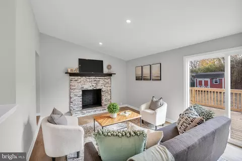 Living - 517 Beech Ave, Laurel Springs, NJ 08021 photo 2 of 2