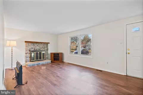 611 Glen Ave, Laurel Springs, NJ 08021 photo 2