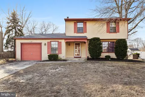 586 Sherrington Ln, Runnemede, NJ 08078