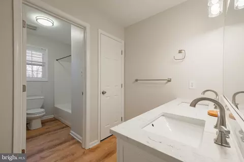 Bath - 4 Edwards Ct, Lawnside, NJ 08045 photo 5 of 7
